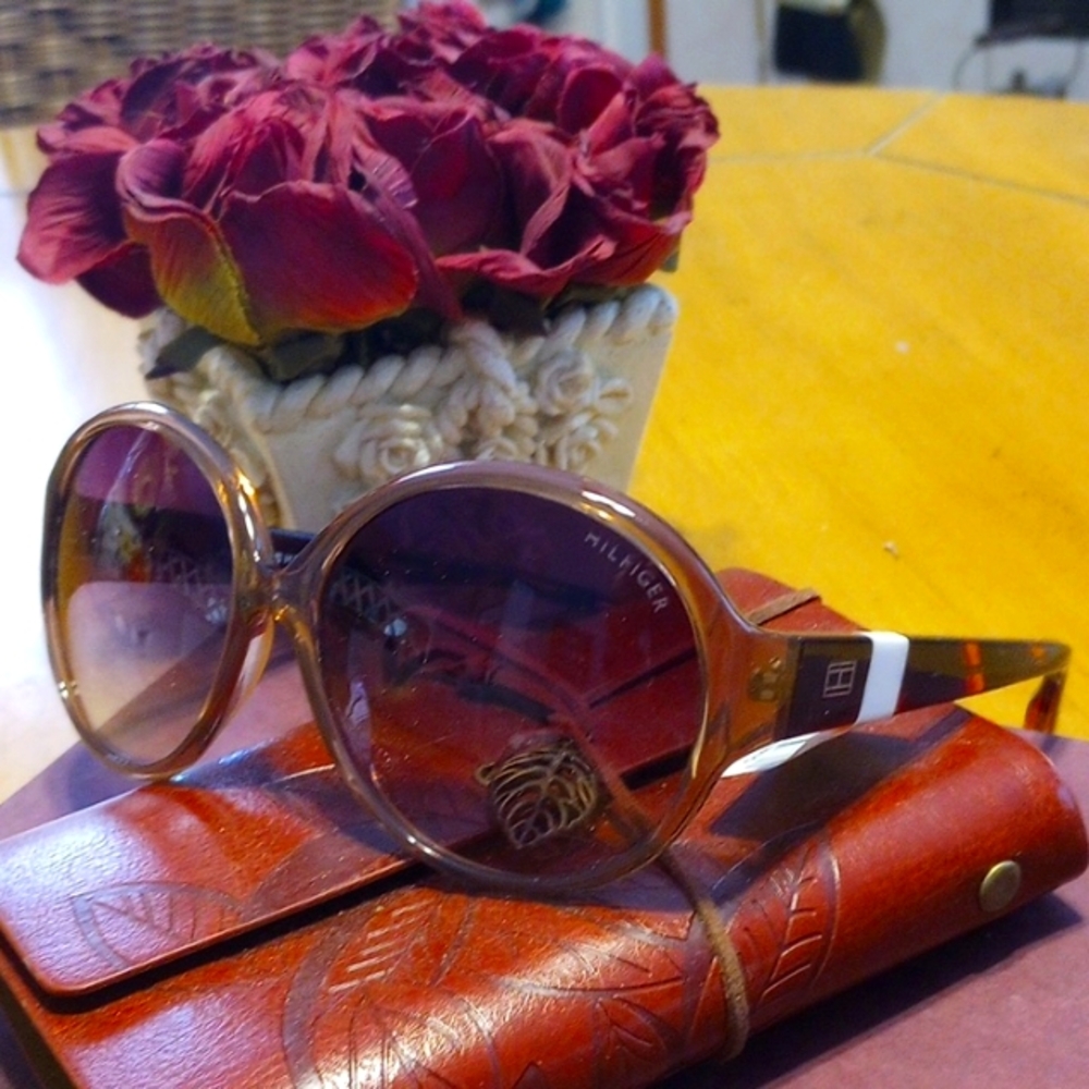 TOMMY HILFIGER SUNGLASSES BIG & BEAUTIFUL RETRO ROUND